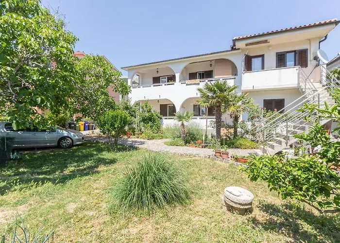 Apartment Beti With Balcony