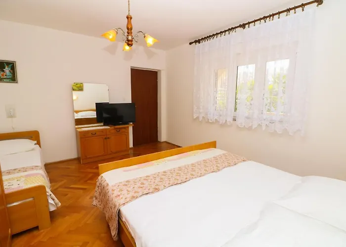 Apartment Beti With Balcony