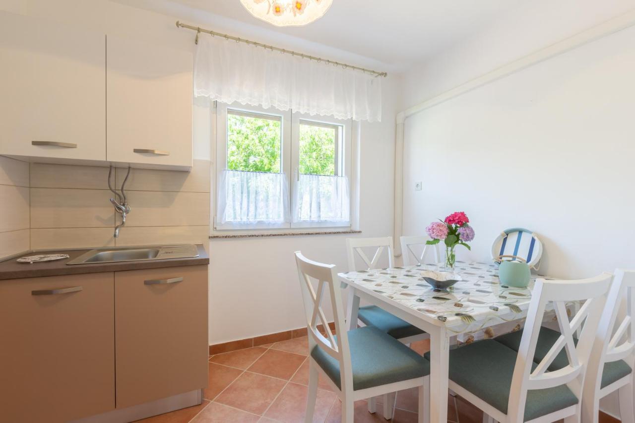 Apartment Beti With Balcony *
