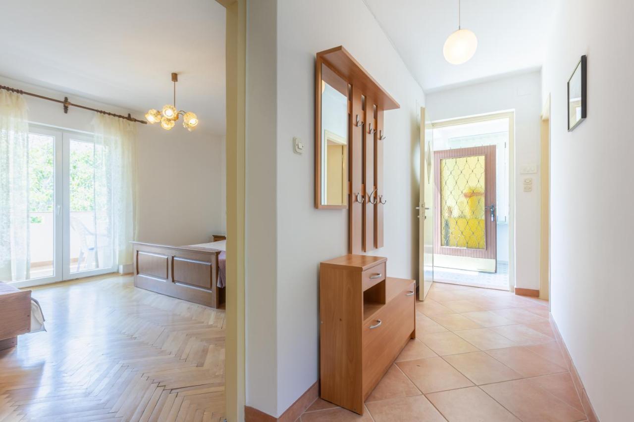 Apartment Beti With Balcony *
